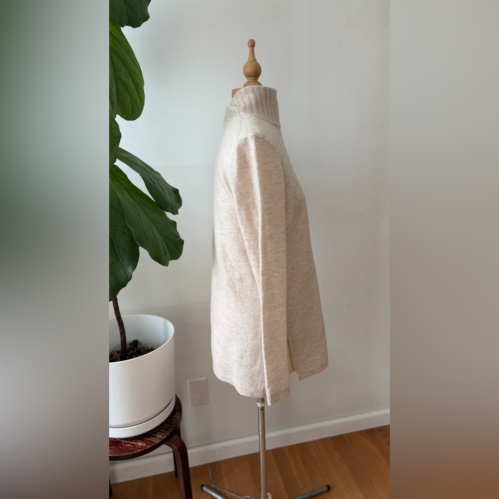 Vince Cashmere Side Slit Turtleneck Sweater Oatmeal Cream Sz Small - Picture 4 of 9